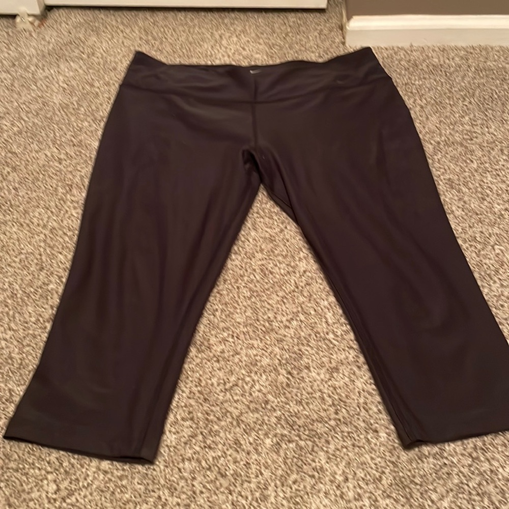 Blank Nike crop leggings